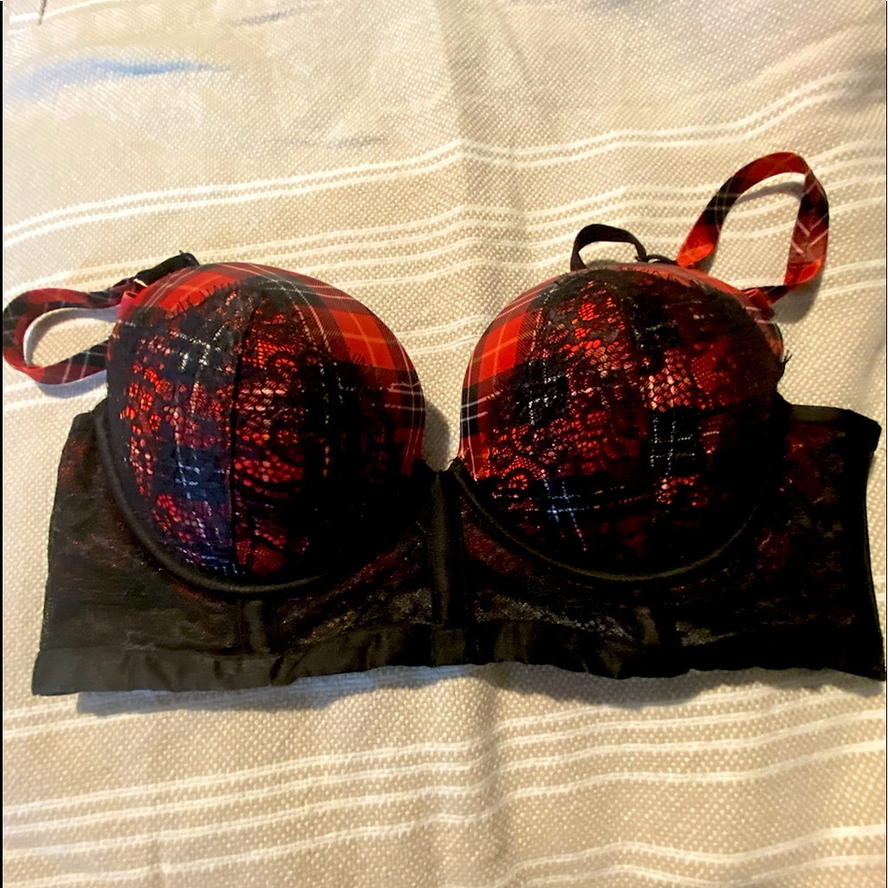 NWOT Victoria Secret push up bra size 34C